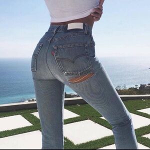 NWT Re/Done Ass Rip 70s Levi’s Straight Leg Jeans